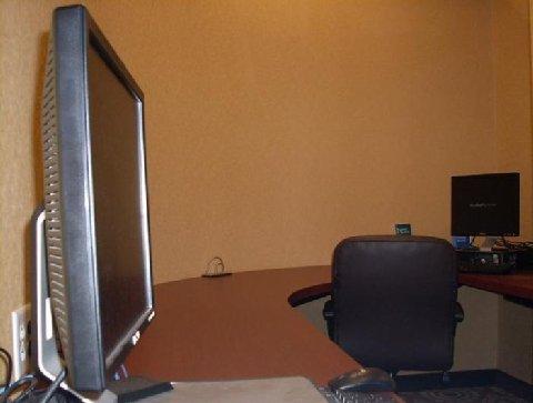 La Quinta Inn & Suites Pittsburgh North McCandless Township 외부 사진