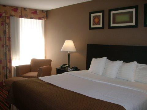 La Quinta Inn & Suites Pittsburgh North McCandless Township 외부 사진