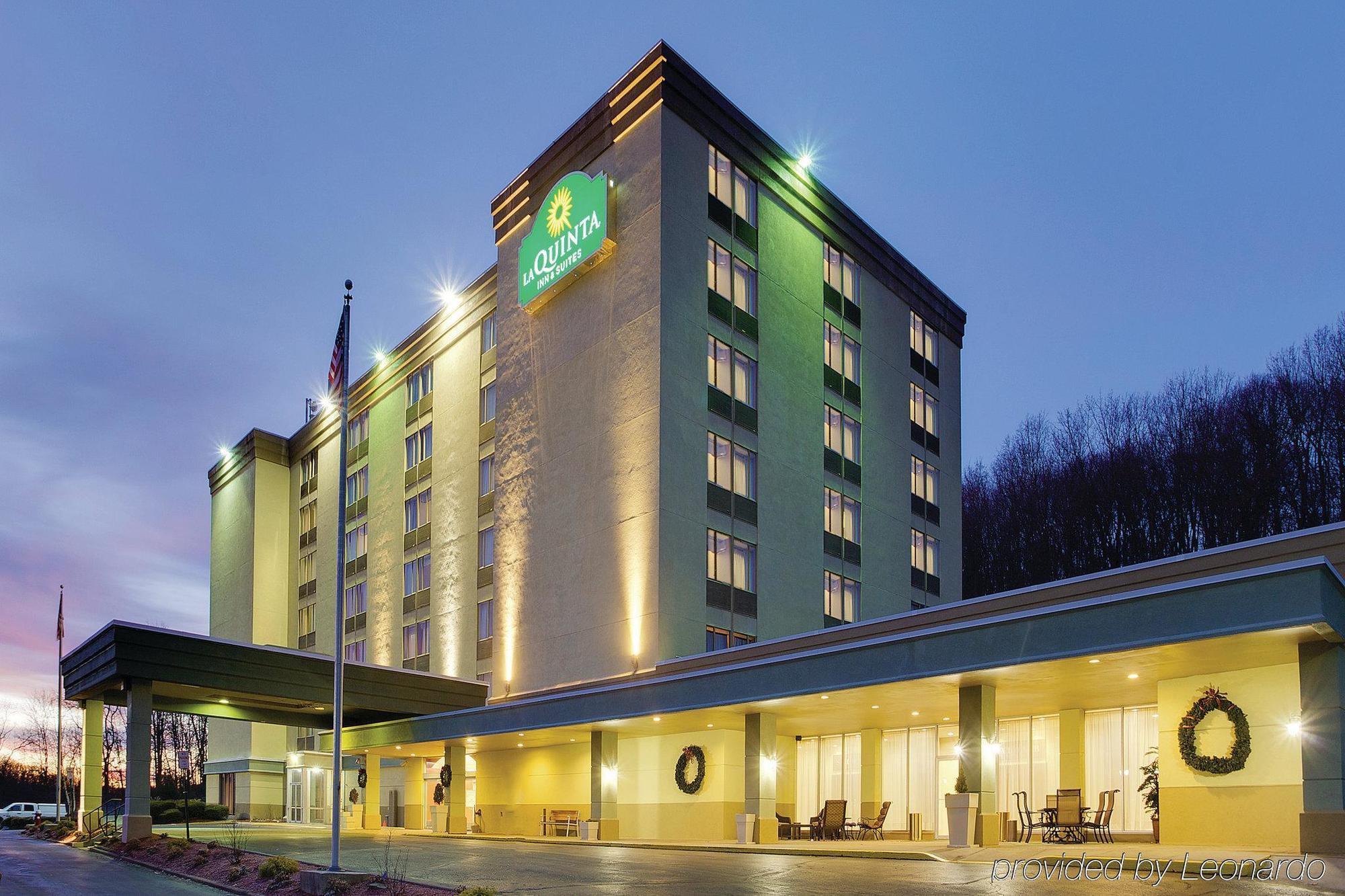 La Quinta Inn & Suites Pittsburgh North McCandless Township 외부 사진