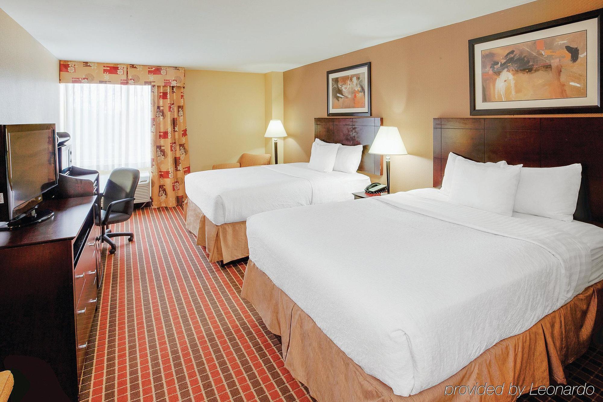La Quinta Inn & Suites Pittsburgh North McCandless Township 외부 사진