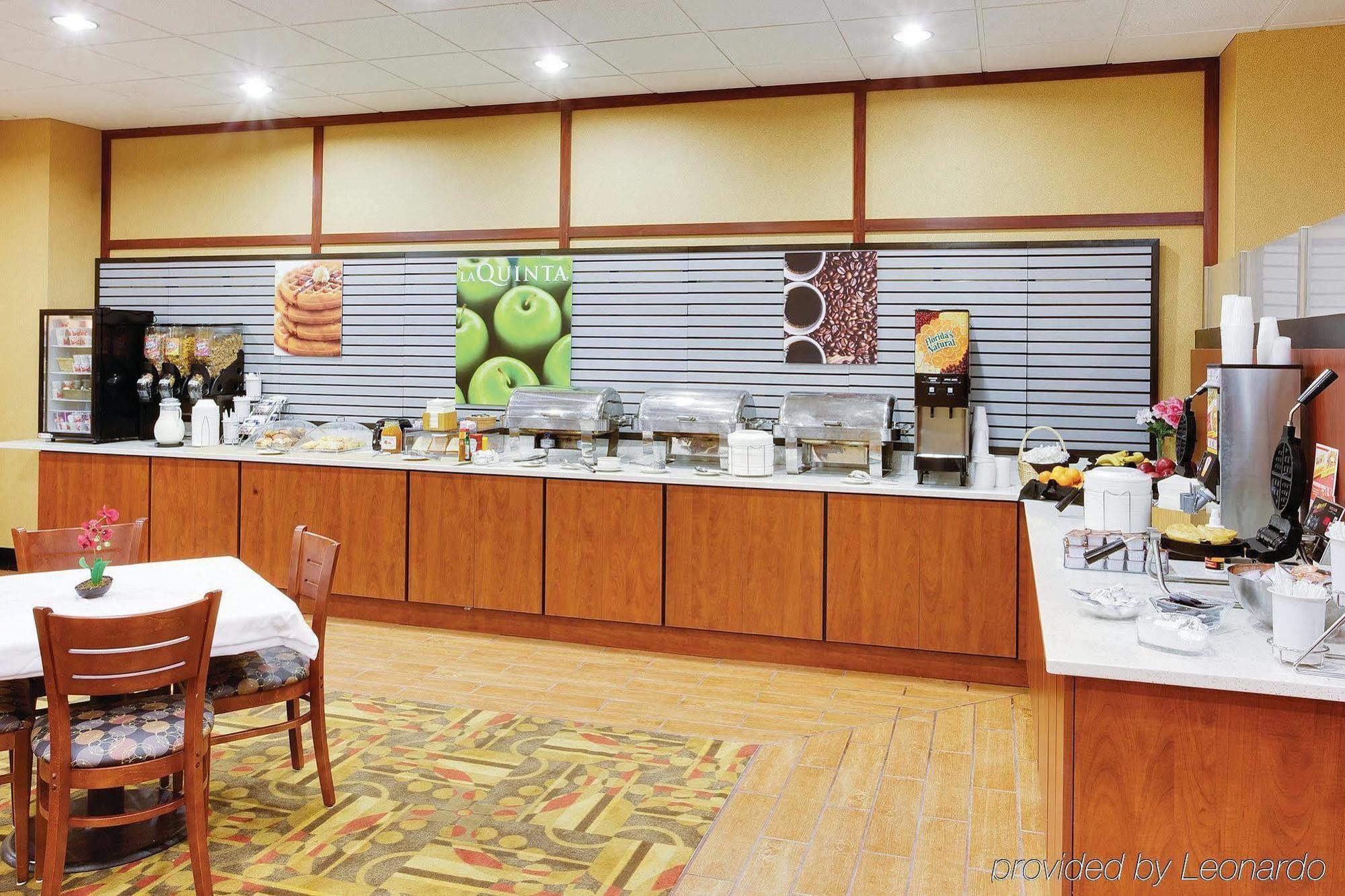 La Quinta Inn & Suites Pittsburgh North McCandless Township 외부 사진